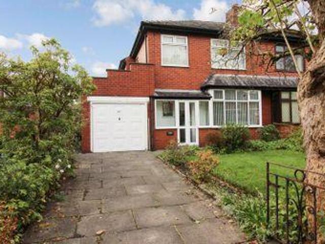 3 Bedrooms Semi detached house for sale in Parkhills Road, Bury BL9