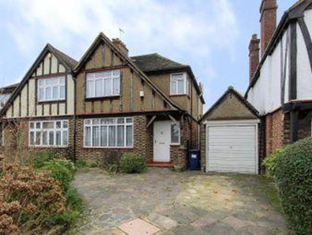 3 Bedrooms Semi detached house for sale in Princes Close, Edgware HA8