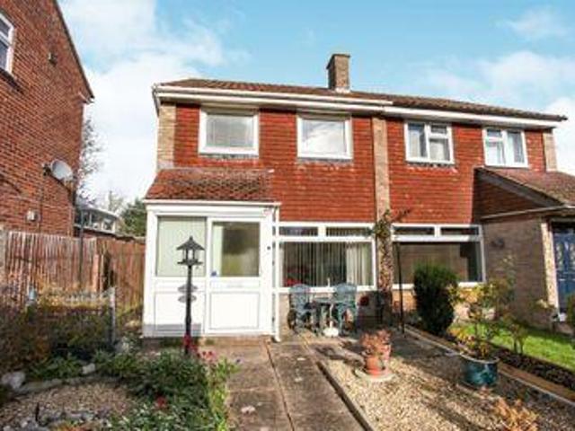 3 Bedrooms Semi detached house for sale in Roberts Road, Salisbury SP2