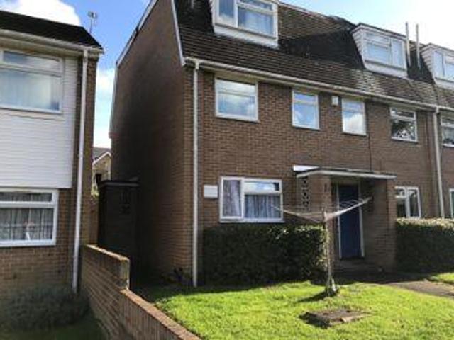 3 Bedrooms Semi detached house for sale in Ridge Bank, Cippenham, Slough SL1