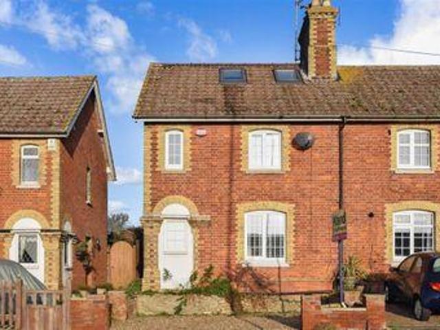 3 Bedrooms Semi detached house for sale in Tonbridge Road, Barming, Maidstone, Kent ME16