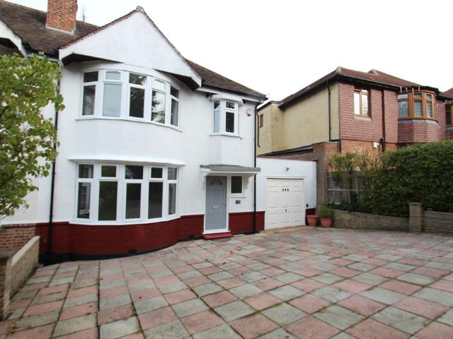 3 bedrooms Semi Detached House To Let