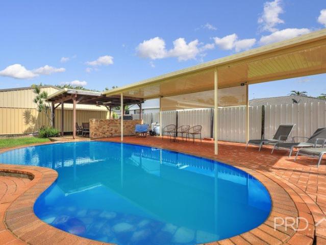3 BEDROOMS SPARKLING INGROUND POOL CURRENTLY LET AS AIRBNB FULLY FURNISHED BEAUTIFULLY PRESENTED 750 METRES TO MARINA HIGH DOUBLE CARPORT