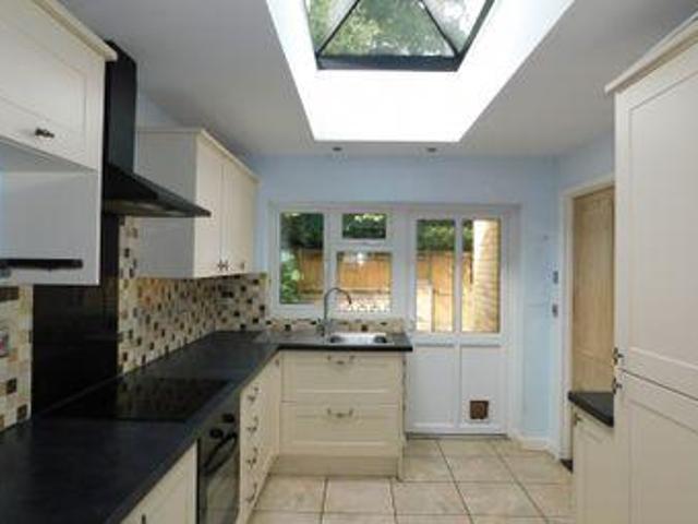 3 Bedrooms Terraced house for rent in Bramble Road, Petersfield GU31