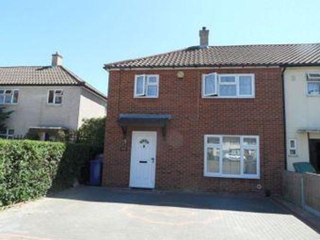 3 Bedrooms Terraced house for rent in Daiglen Drive, South Ockendon RM15
