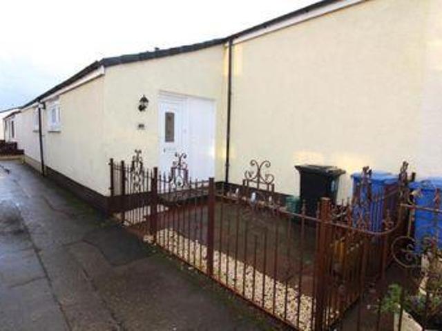 3 Bedrooms Terraced house for rent in High Parksail, Erskine PA8