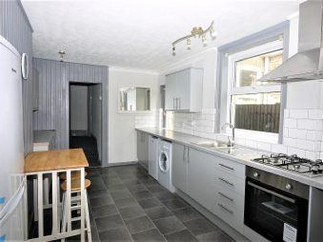 3 Bedrooms Terraced house for rent in Leyspring Road, Leytonstone, London. E11