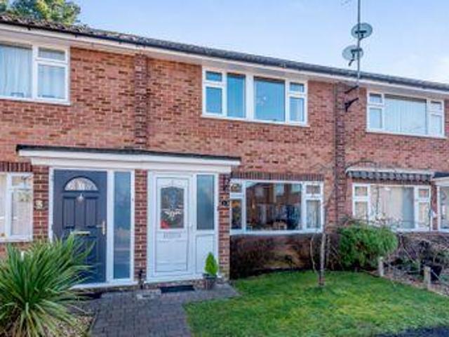 3 Bedrooms Terraced house for sale in Manor Lea Close, Milford, Godalming GU8