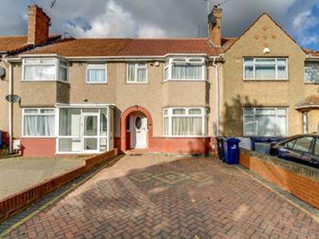 3 Bedrooms Terraced house for sale in Cambridge Avenue, Greenford UB6