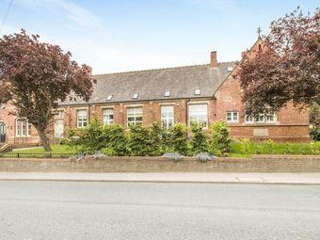 3 Bedrooms Terraced house for sale in Carlton Green, Rothwell, Leeds LS26