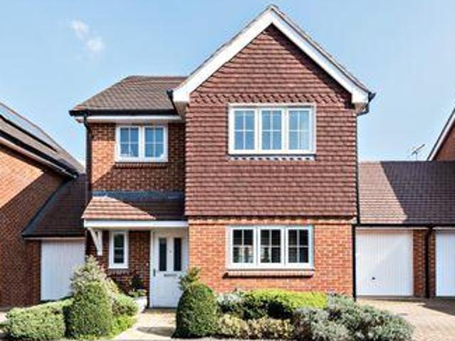 3 Bedrooms Terraced house for sale in Daux Avenue, Billingshurst RH14