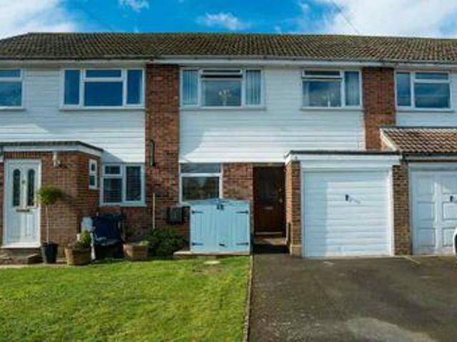 3 Bedrooms Terraced house for sale in Graeme Avenue, Prestwood, Great Missenden HP16