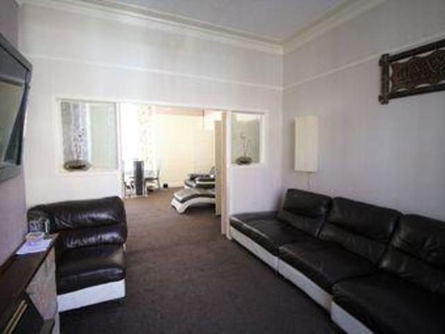 3 Bedrooms Terraced house for sale in Hillside Avenue, Oldham OL4