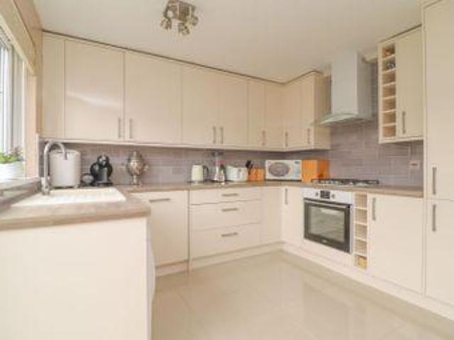 3 Bedrooms Terraced house for sale in Linden Road, Dunstable LU5