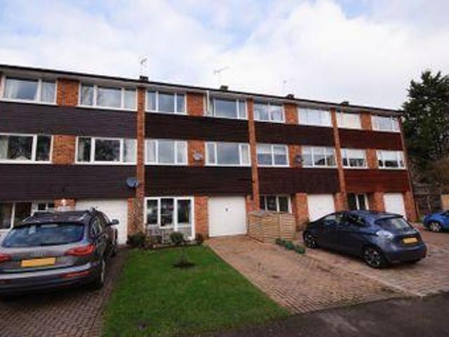 3 Bedrooms Terraced house for sale in Trafford Close, Great Missenden HP16