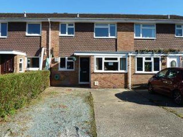 3 Bedrooms Terraced house for sale in Willow Close, Bordon GU35