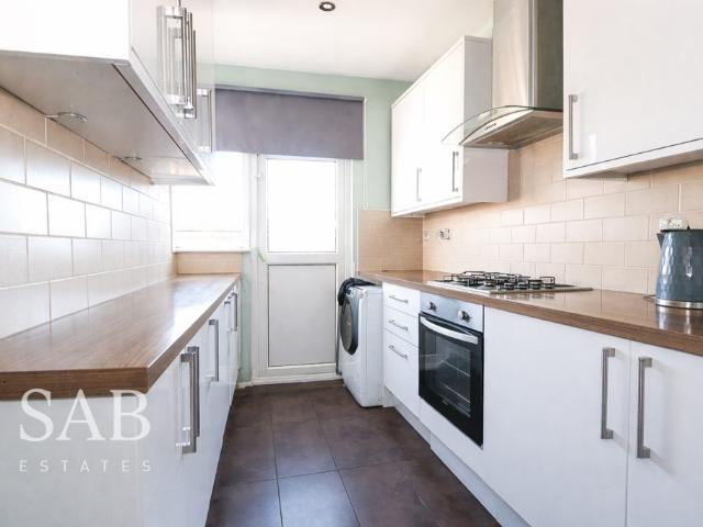 3 Bedrooms Terraced House to Let