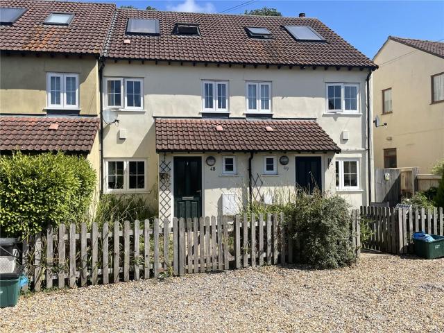 3 Bedrooms Terraced House To Let