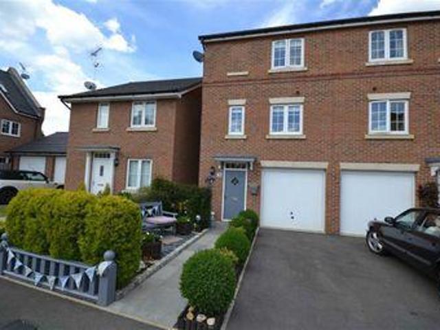 3 Bedrooms Town house for sale in Appleby Drive, Croxley Green, Rickmansworth Hertfordshire WD3