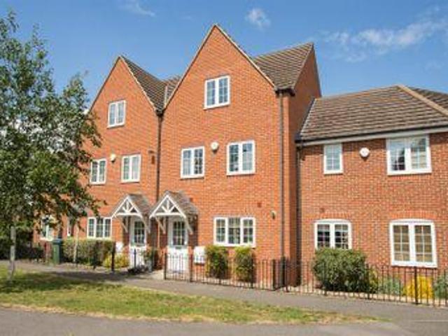 3 Bedrooms Town house for sale in Foskett Way, Aylesbury HP21