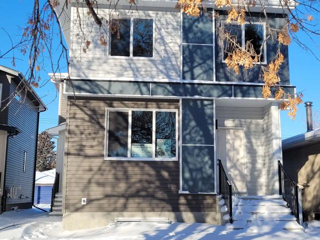 3 Bedrooms 2.5 bath Duplex Main floor Unit in desirable King Edward Park