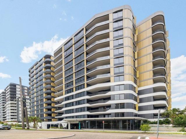 3 Bedrooms | 2 Bathrooms | 1 Secure Car Space
