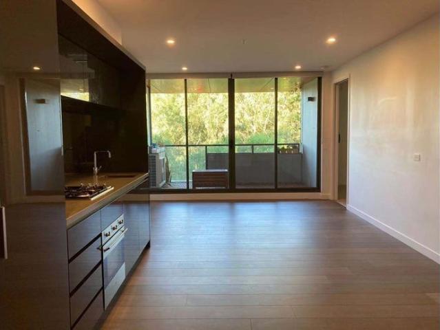 3 Bedrooms 2 Bathrooms 2 Secured Car Parking