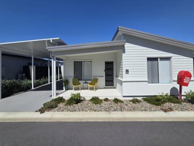 3 bedrooms & 2 bathrooms