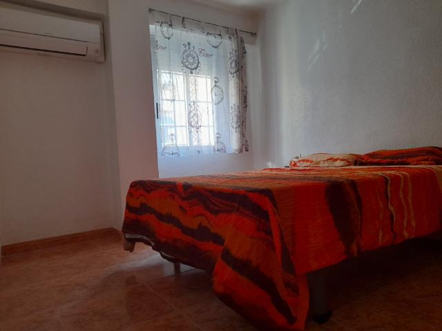 3 bedrooms, 2 desks, WIFI, climatization