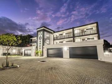 3 beds 3 baths 2 garages