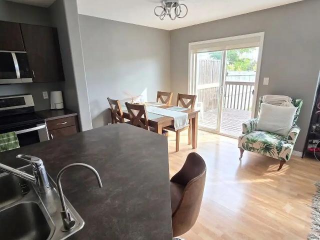 3 Beds 2.5 Baths House