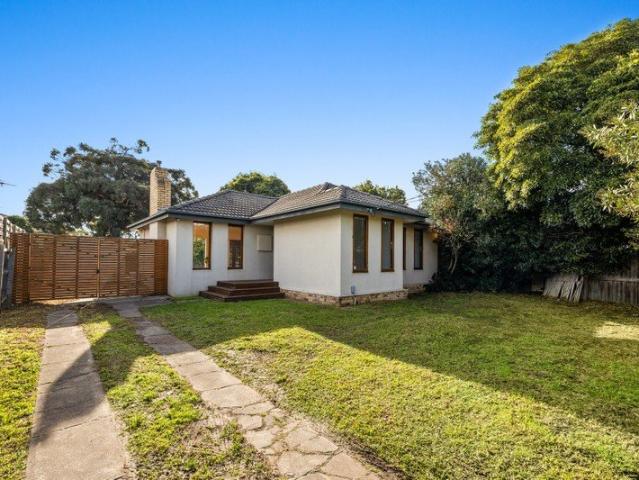 3 Beds, 632sqm & All Day North Sun