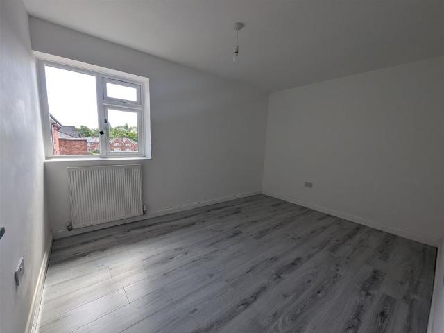 3 Beds Apartment