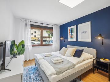 3 Beds | WHU 1 min | Ground Floor – ZachaStay