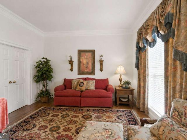 3 Belmont Court SE