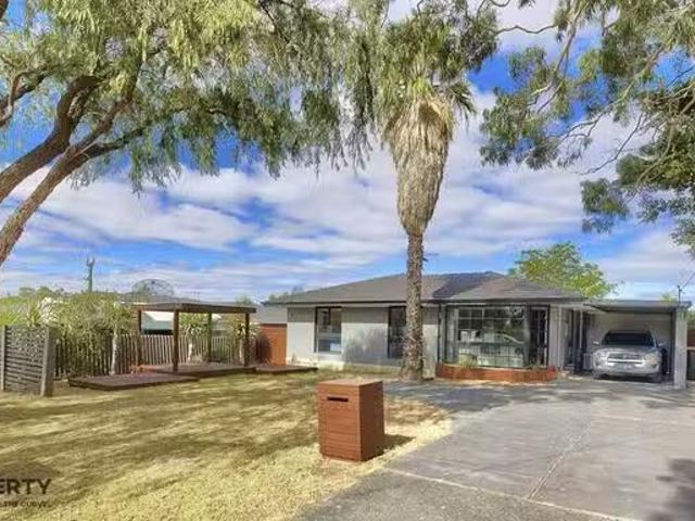 3 Bendix Way, Girrawheen, WA 6064