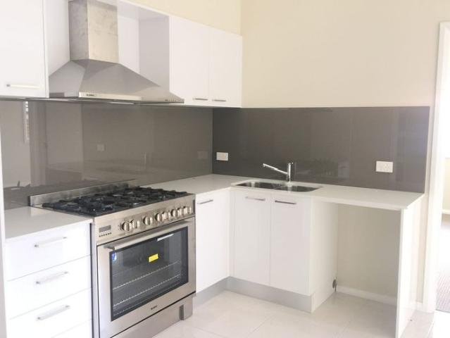 3 BERDOOM VILLA Freshly painted and brand new laminated flooring to be installed to bedrooms
