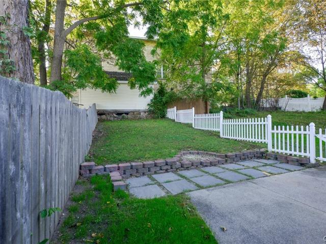 3 Bethune Street