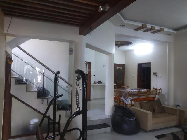 3 BHK Villa in Thaltej for rent Ahmedabad. The reference number is 9796286