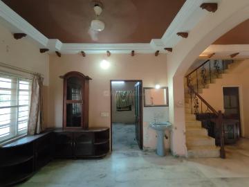 3 BHK Villa in Thaltej for resale Ahmedabad. The reference number is 19824346