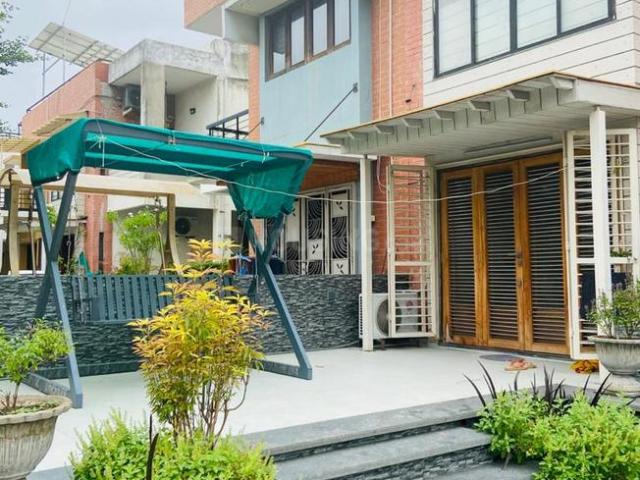 3 BHK Villa in Thaltej for resale Ahmedabad. The reference number is 21164759