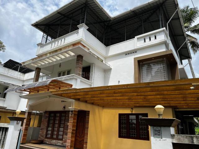 3 BHK Villa in Thevakkal for rent Kochi. The reference number is 21035823