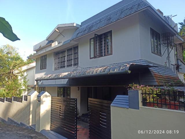 3 BHK Villa in Thiruvalla for rent Pathanamthitta. The reference number is 16111515
