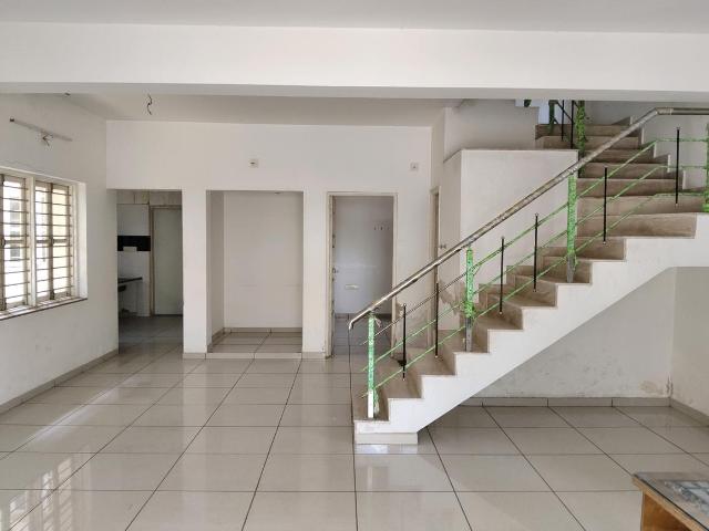 3 BHK Villa in Vaishno Devi Circle for rent Ahmedabad. The reference number is 19747715