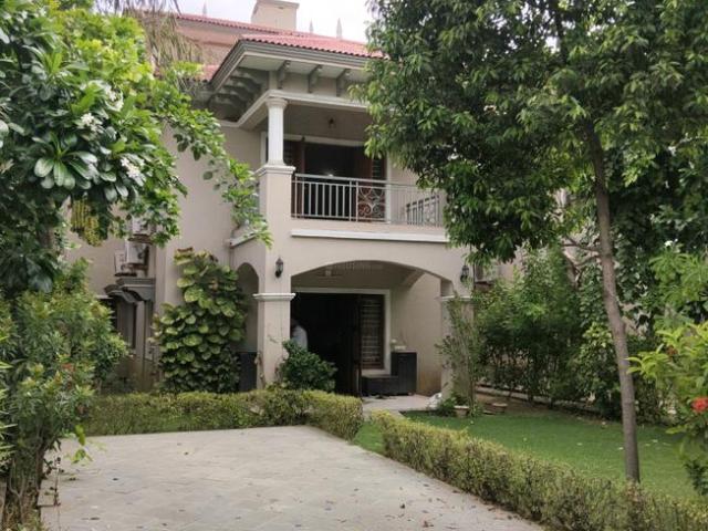 3 BHK Villa in Vaishno Devi Circle for rent Ahmedabad. The reference number is 19943754