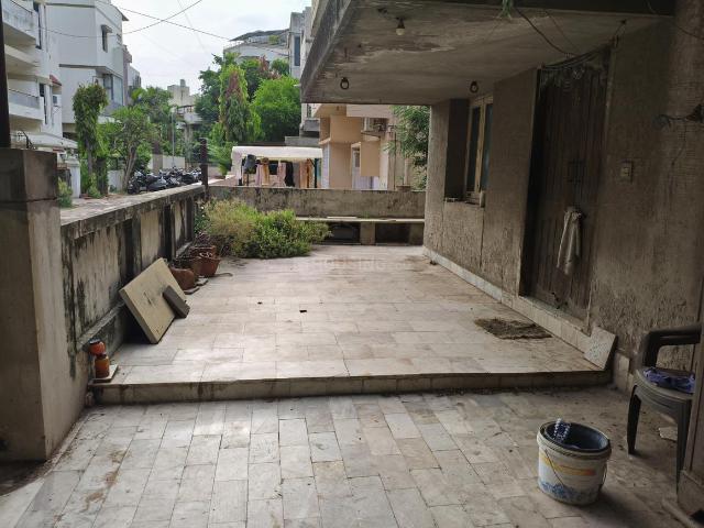 3 BHK Villa in Ambawadi for resale Ahmedabad. The reference number is 20700232