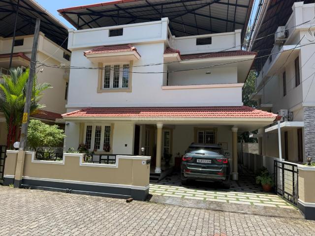 3 BHK Villa in Kaloor for resale Kochi. The reference number is 21122761