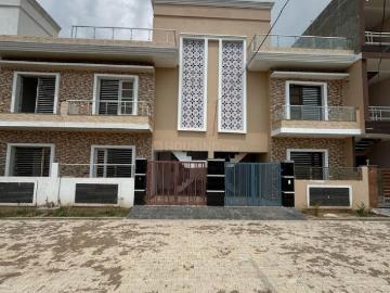 Villa for sale in Punjab - Security, Equipped kitchen