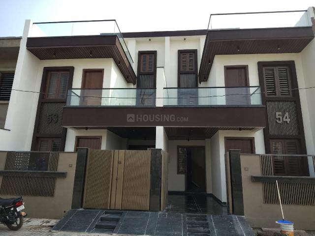 3 BHK Villa in Manghatai for resale Agra. The reference number is 18881917