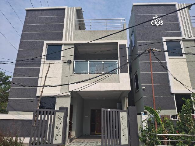 3 BHK Villa in Mallampet for resale Sangareddy. The reference number is 20296779